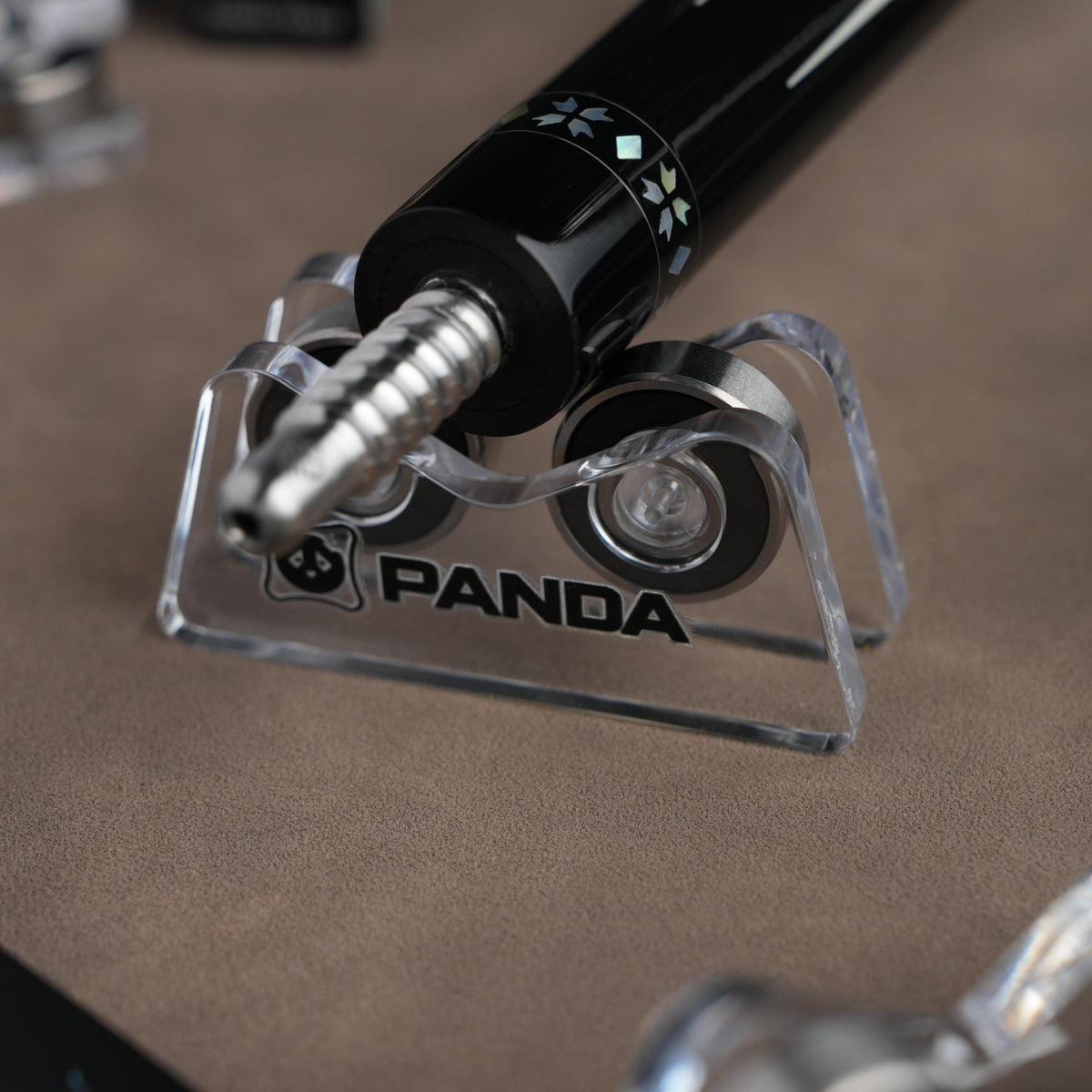 CON LĂN PANDA ROLLER CHÍNH HÃNG – VÒNG BI CAO CẤP, CHUYỂN ĐỘNG MƯỢT MÀ, ACRYLIC TRONG SUỐT | MẠNH BÓNG ĐÊM STUDIO